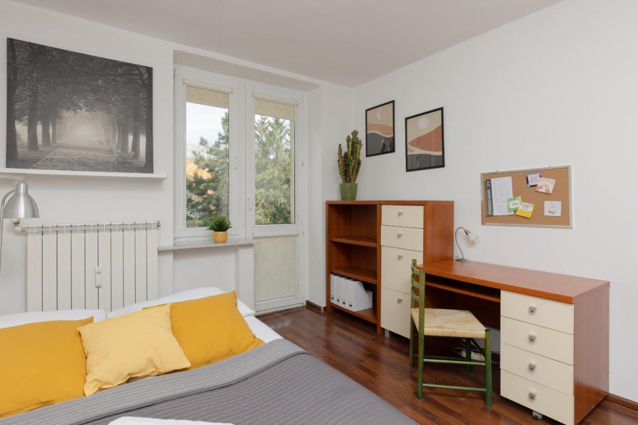 Spacious Astronaut's Wlochy By Renters Leilighet