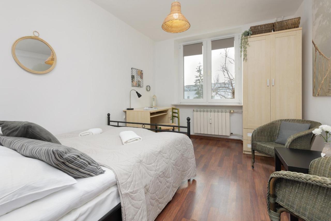Spacious Astronaut's Wlochy By Renters Leilighet