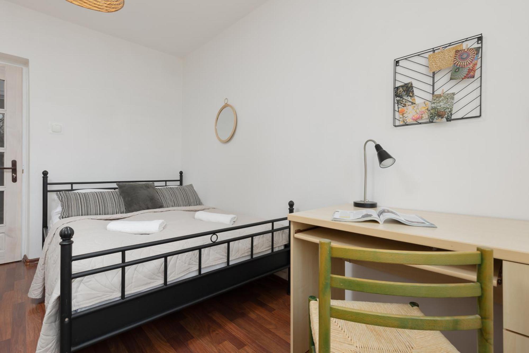 Spacious Astronaut's Wlochy By Renters Leilighet *